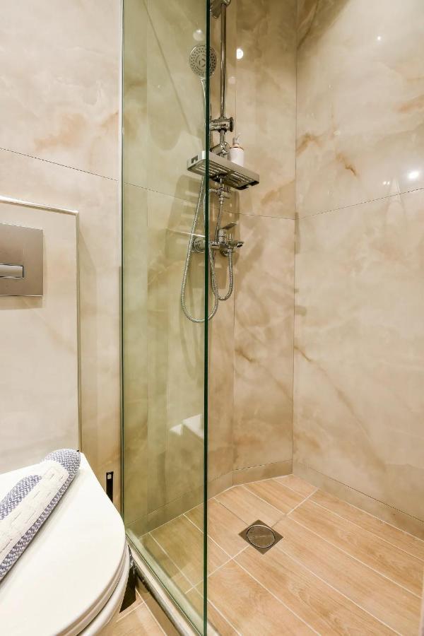Danae Luxurious Suite #Tifhelexpo เทสซาโลนิกิ ภายนอก รูปภาพ